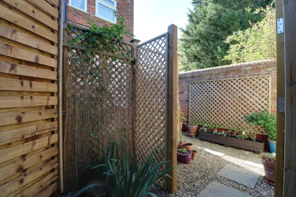 New Row, Corby Glen, NG33, photo 16