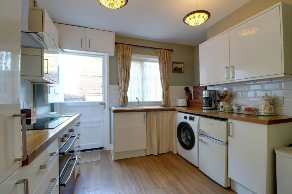 New Row, Corby Glen, NG33, photo 6