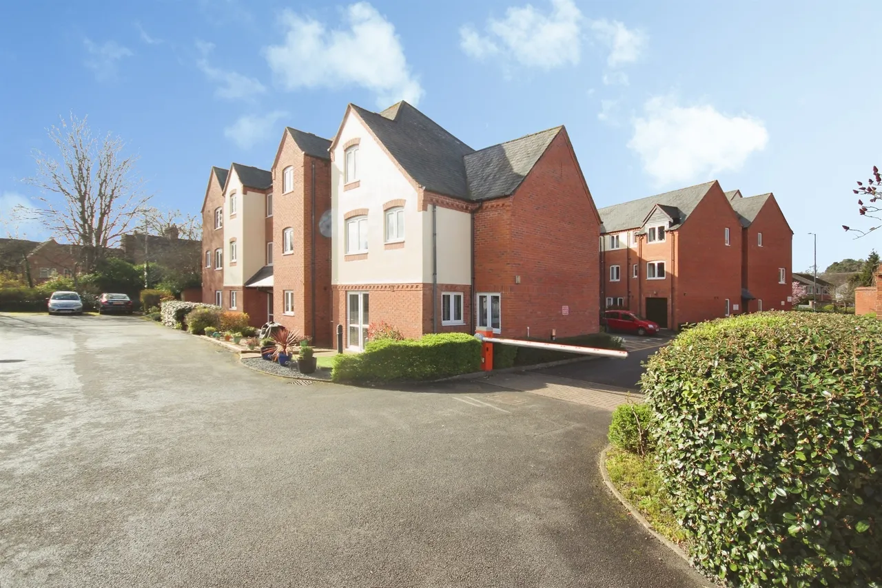 1 bed flat for sale — Coventry Road, Warwick