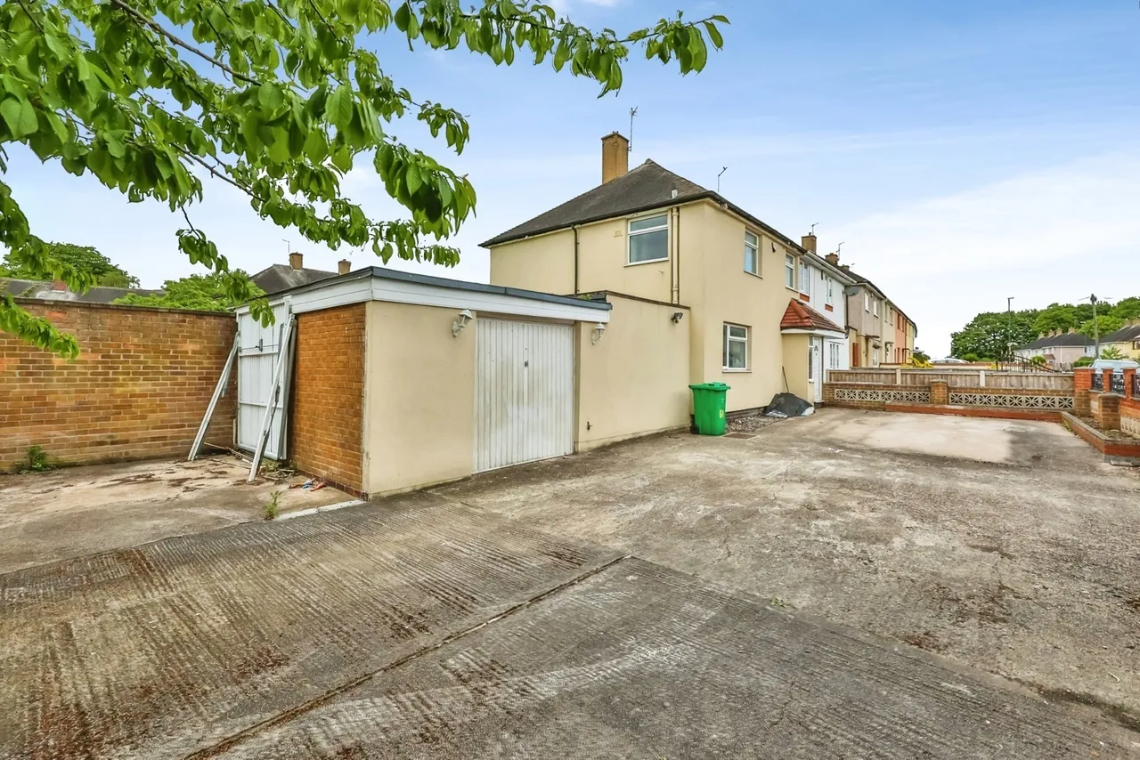 3 bed house for sale — Dovenby Road, Clifton, Nottingham, NG11