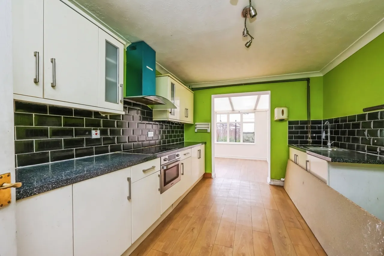 Dovenby Road, Clifton, Nottingham, NG11, photo 2