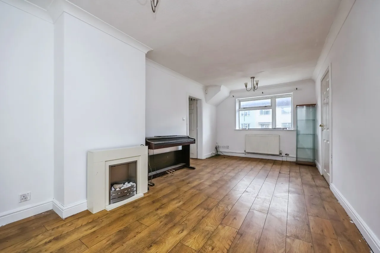 Dovenby Road, Clifton, Nottingham, NG11, photo 6