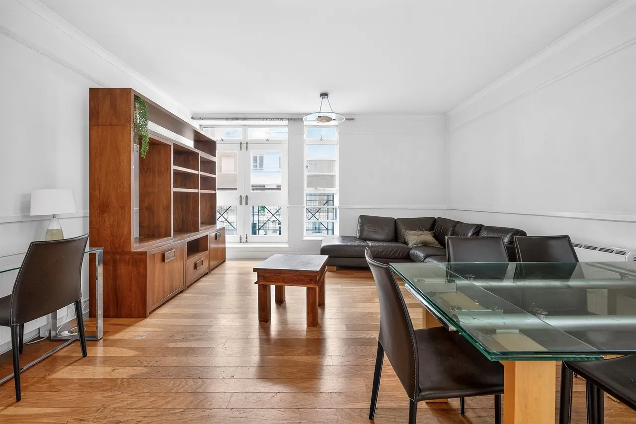Devonhurst Place, London, W4, photo 2