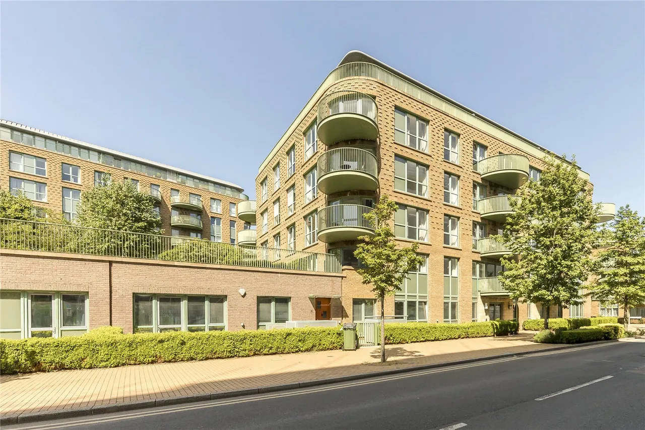 1 bed flat to rent — Kidbrooke, London, SE3 9FL