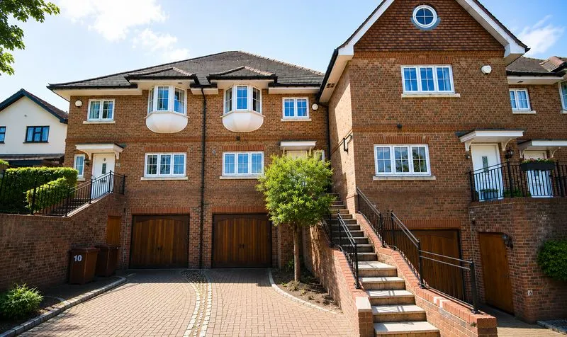 3 bed house for sale — Grosvenor Road, Epsom, KT18
