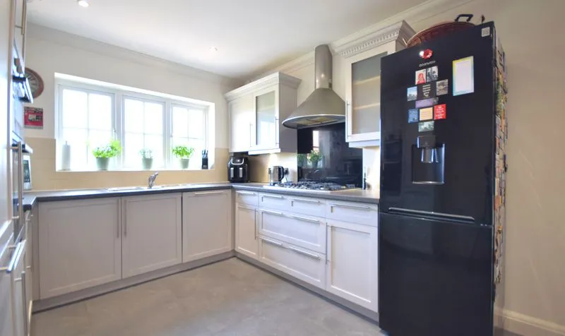 Grosvenor Road, Epsom, KT18, photo 6