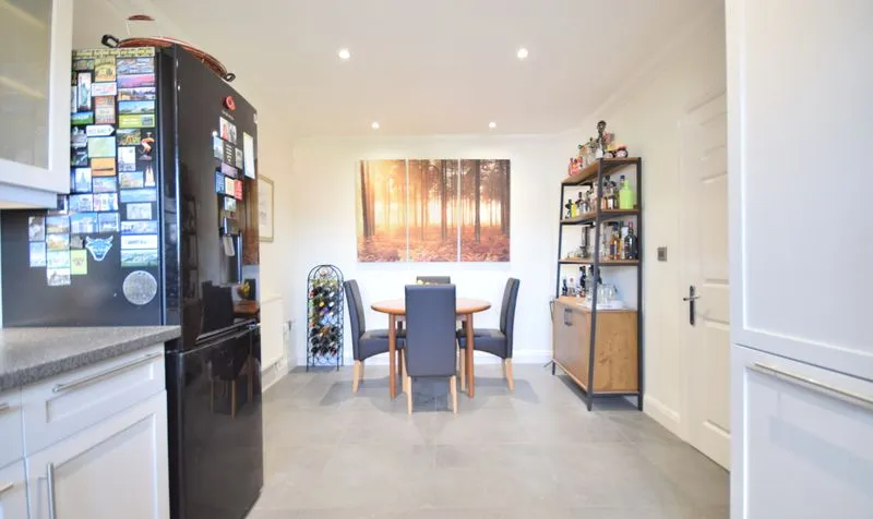Grosvenor Road, Epsom, KT18, photo 8