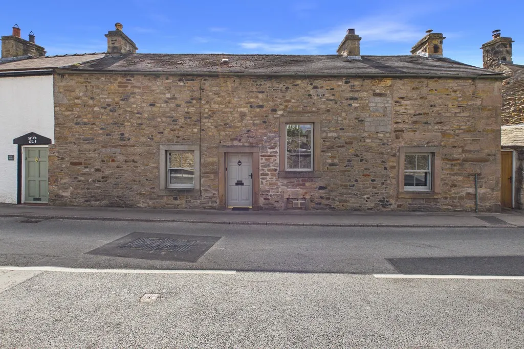 3 bed house for sale, Holker House, Whittington, LA6
