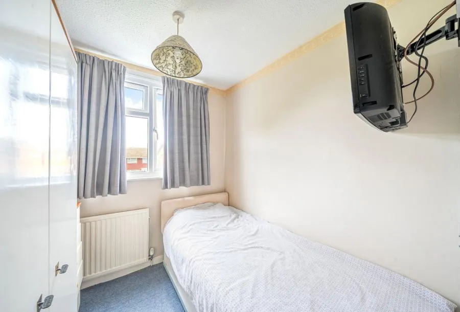 Limber Hill, Wymans Brook, GL50, photo 15