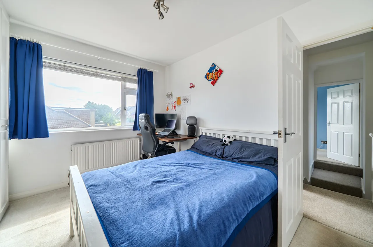 First Avenue, Walton On Thames, KT12, photo 10