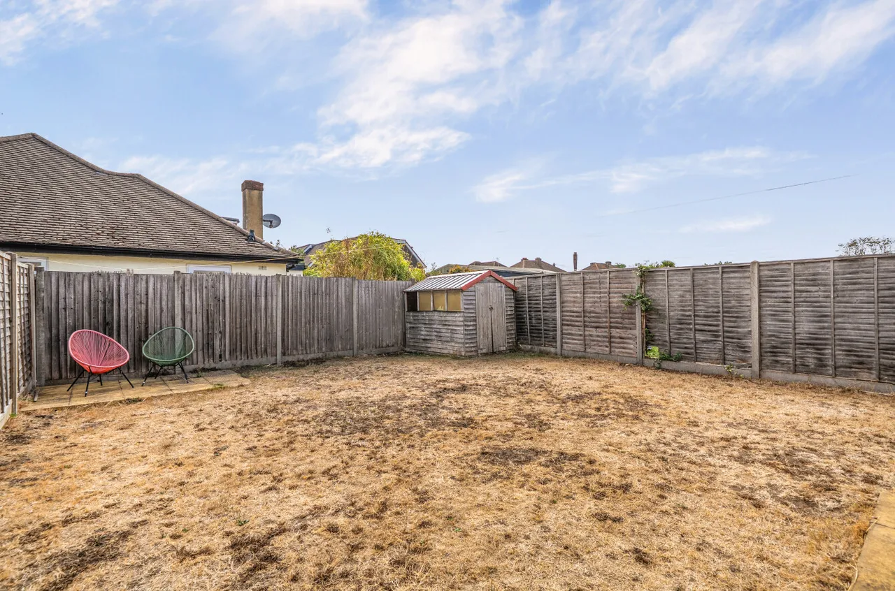 First Avenue, Walton On Thames, KT12, photo 4