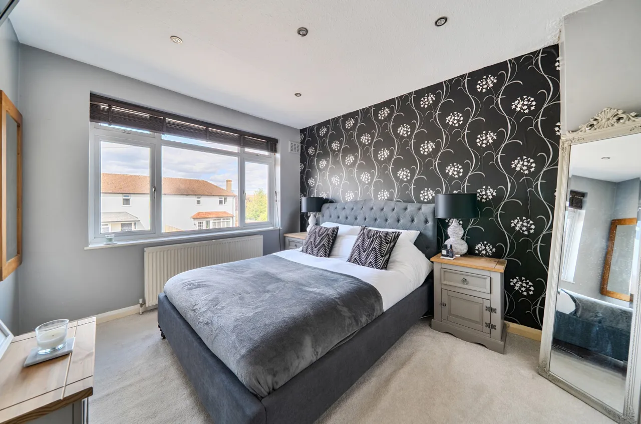 First Avenue, Walton On Thames, KT12, photo 7