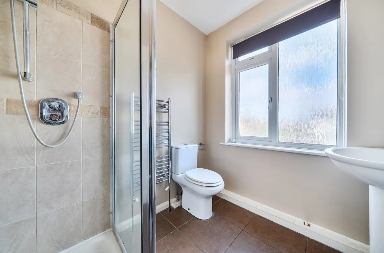 First Avenue, Walton On Thames, KT12, photo 13