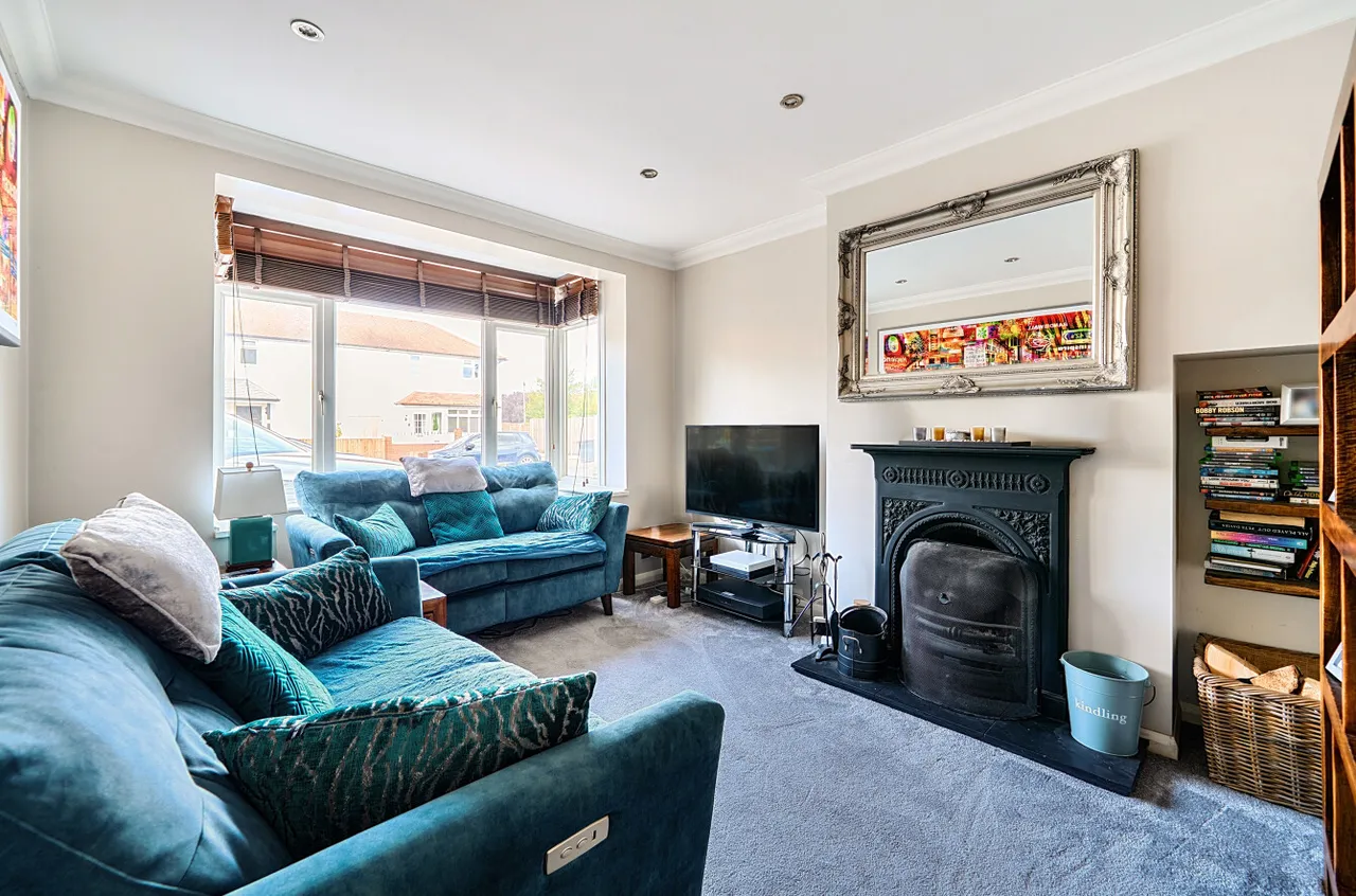 First Avenue, Walton On Thames, KT12, photo 6