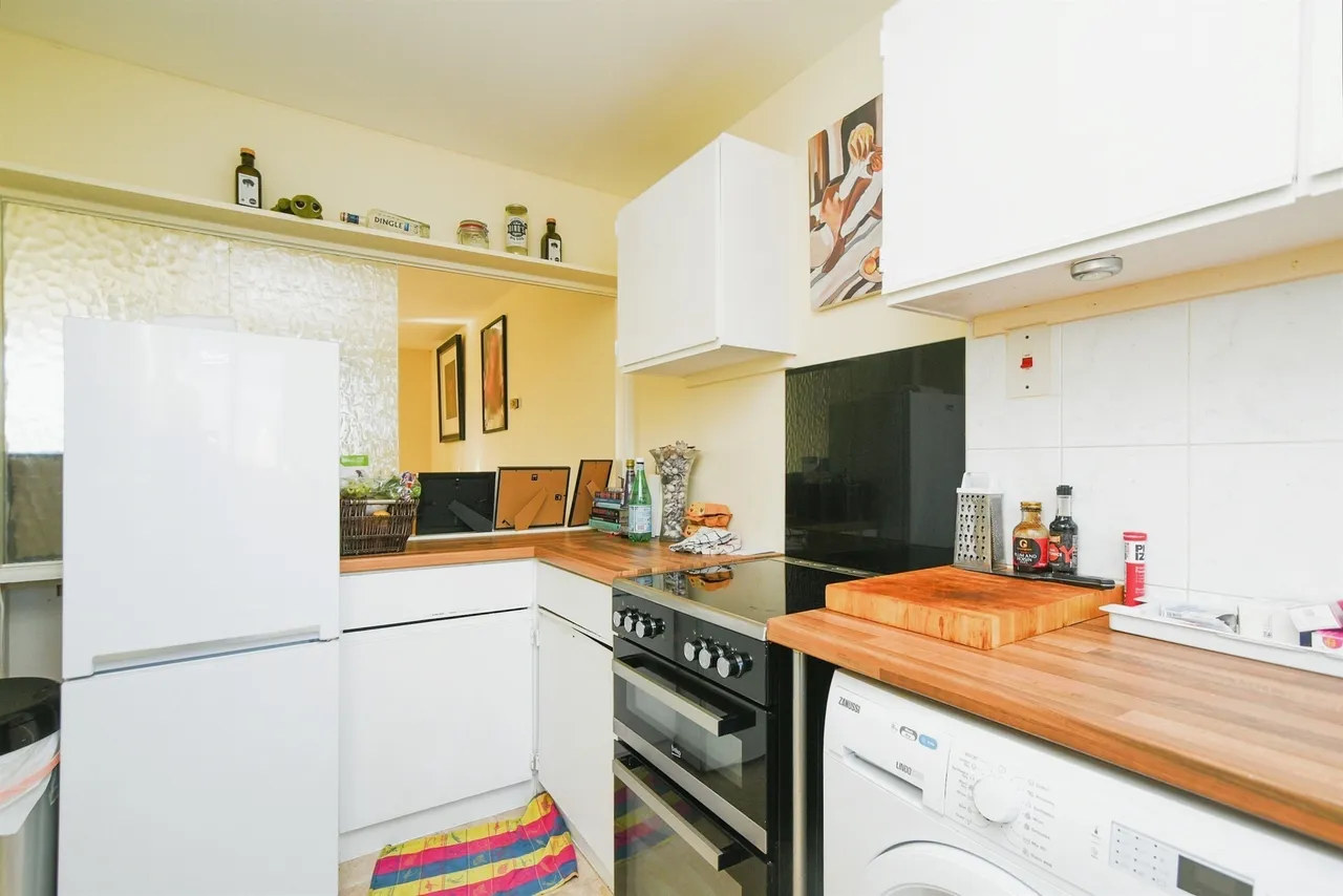 Castle Street, Calne, SN11, photo 5