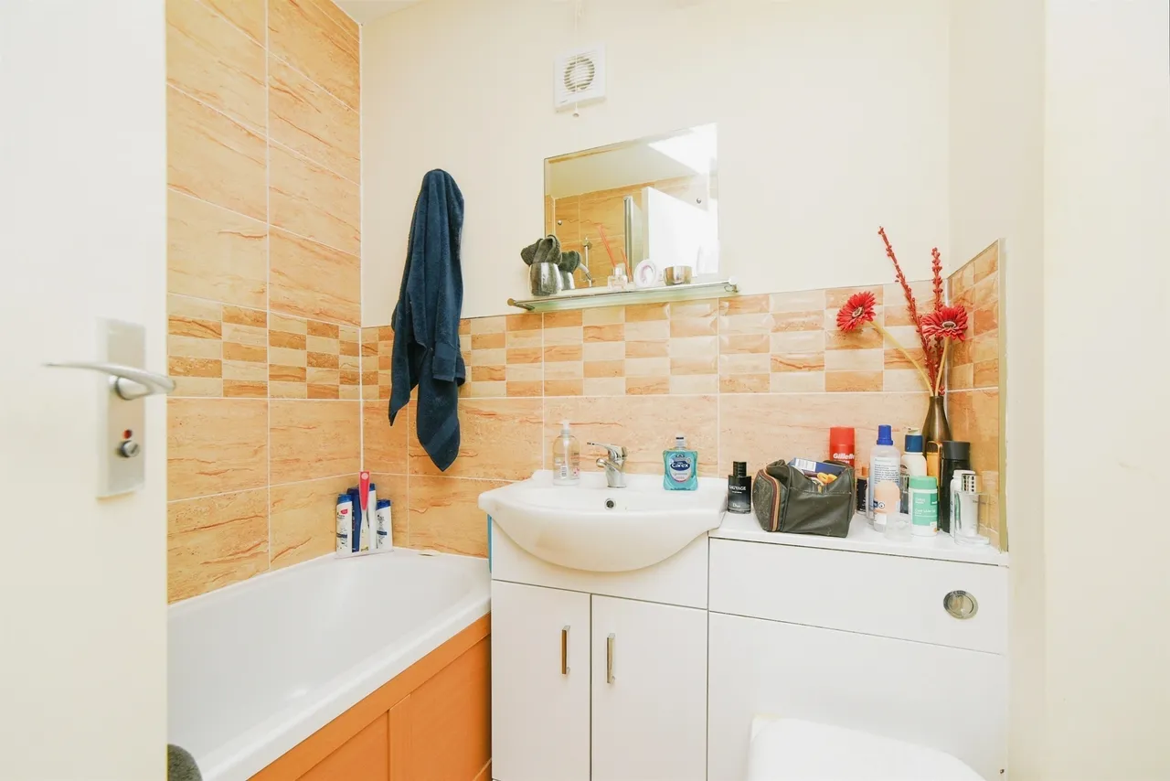 Castle Street, Calne, SN11, photo 8