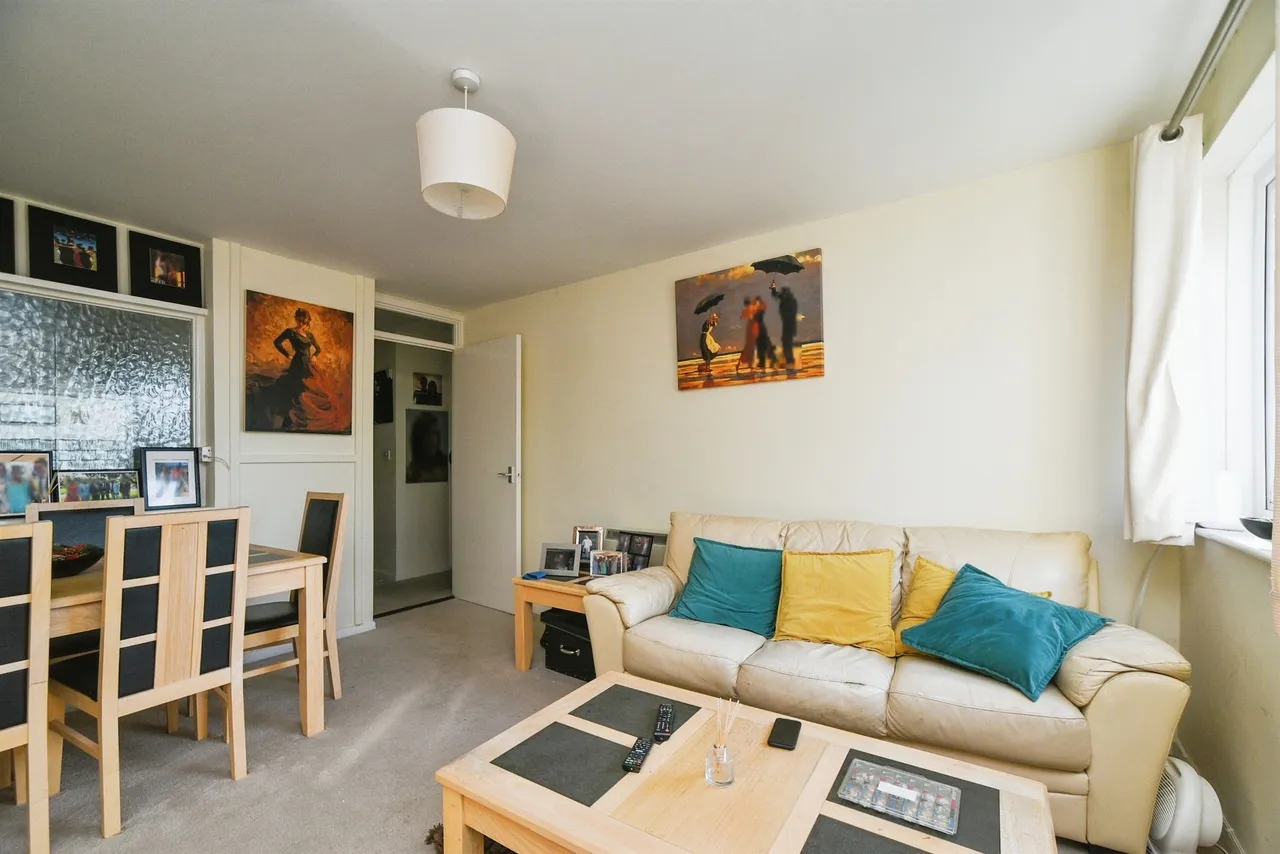 Castle Street, Calne, SN11, photo 3