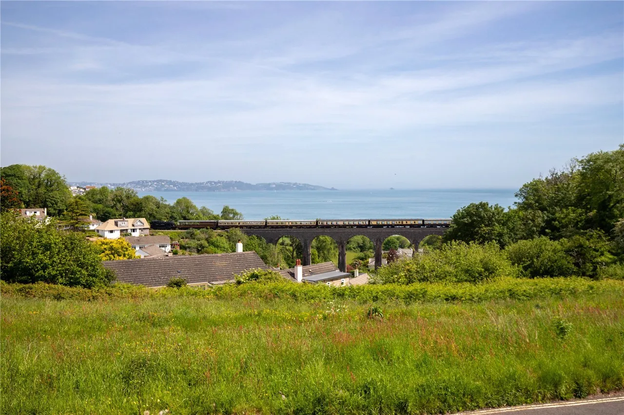 Bascombe Road, Churston Ferrers, TQ5, photo 2