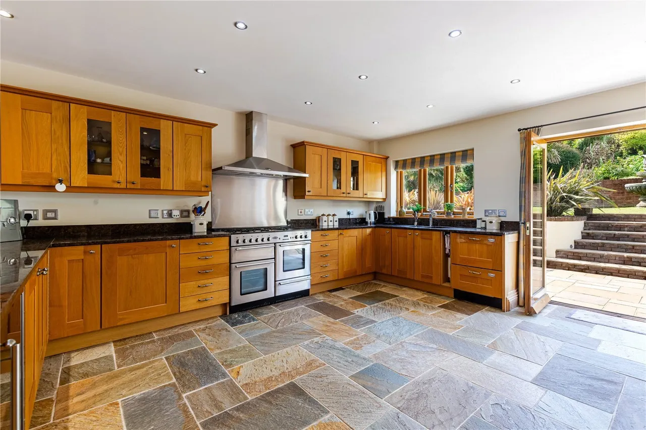 Bascombe Road, Churston Ferrers, TQ5, photo 5