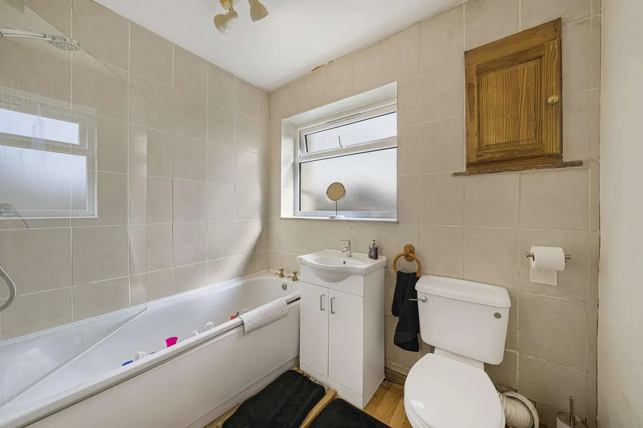 Tollgate Road, Dartford, DA2, photo 18