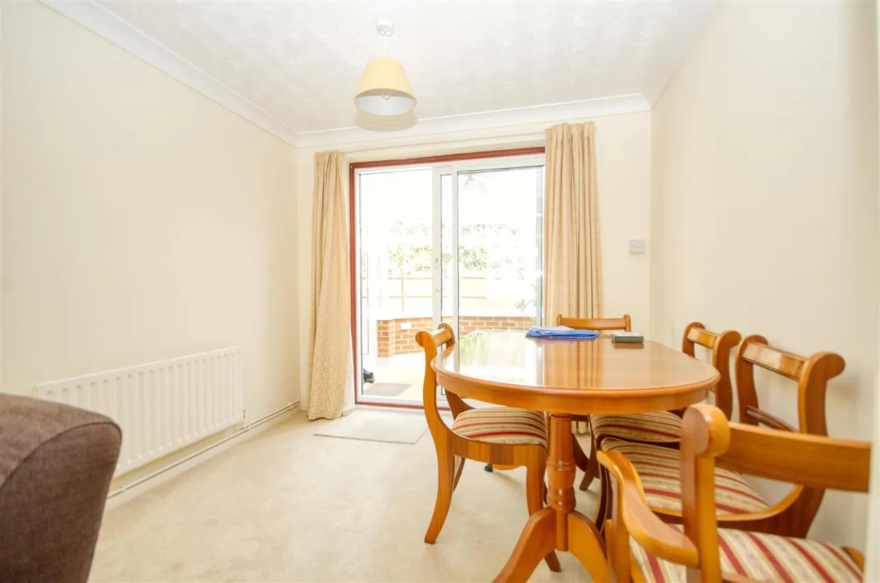 Marlborough Gardens, Southampton, SO30 2UT, photo 4