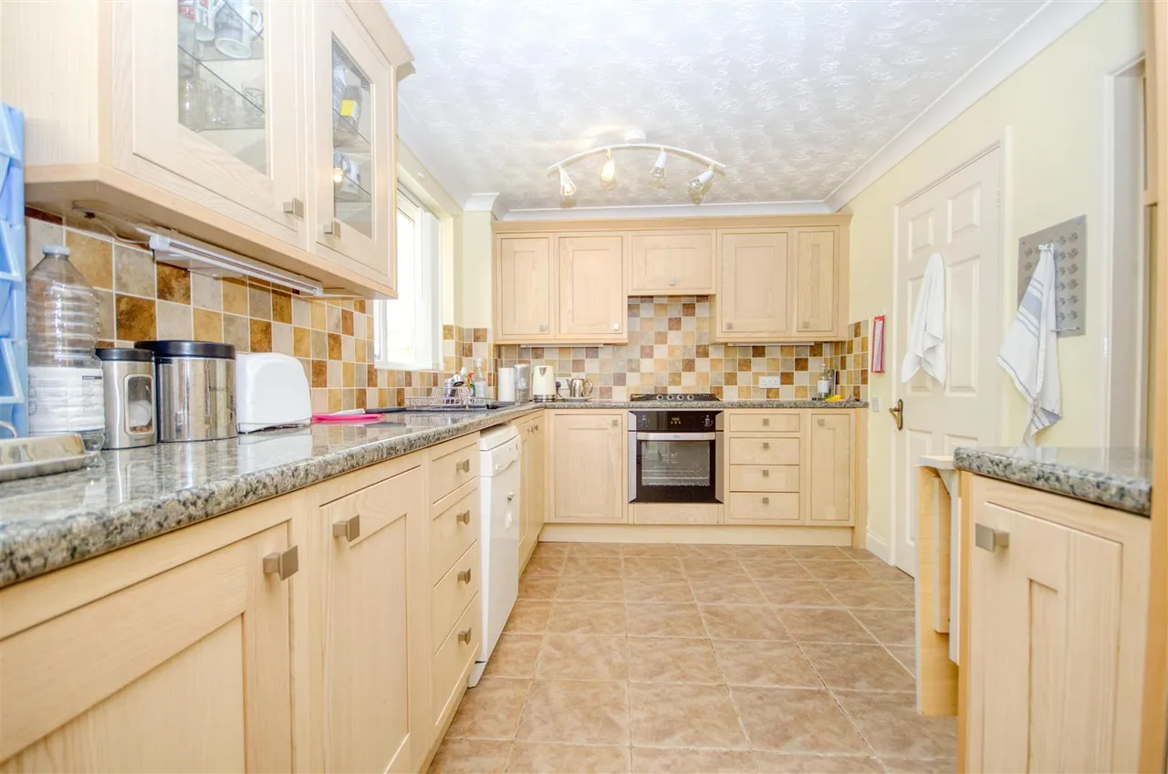 Marlborough Gardens, Southampton, SO30 2UT, photo 6