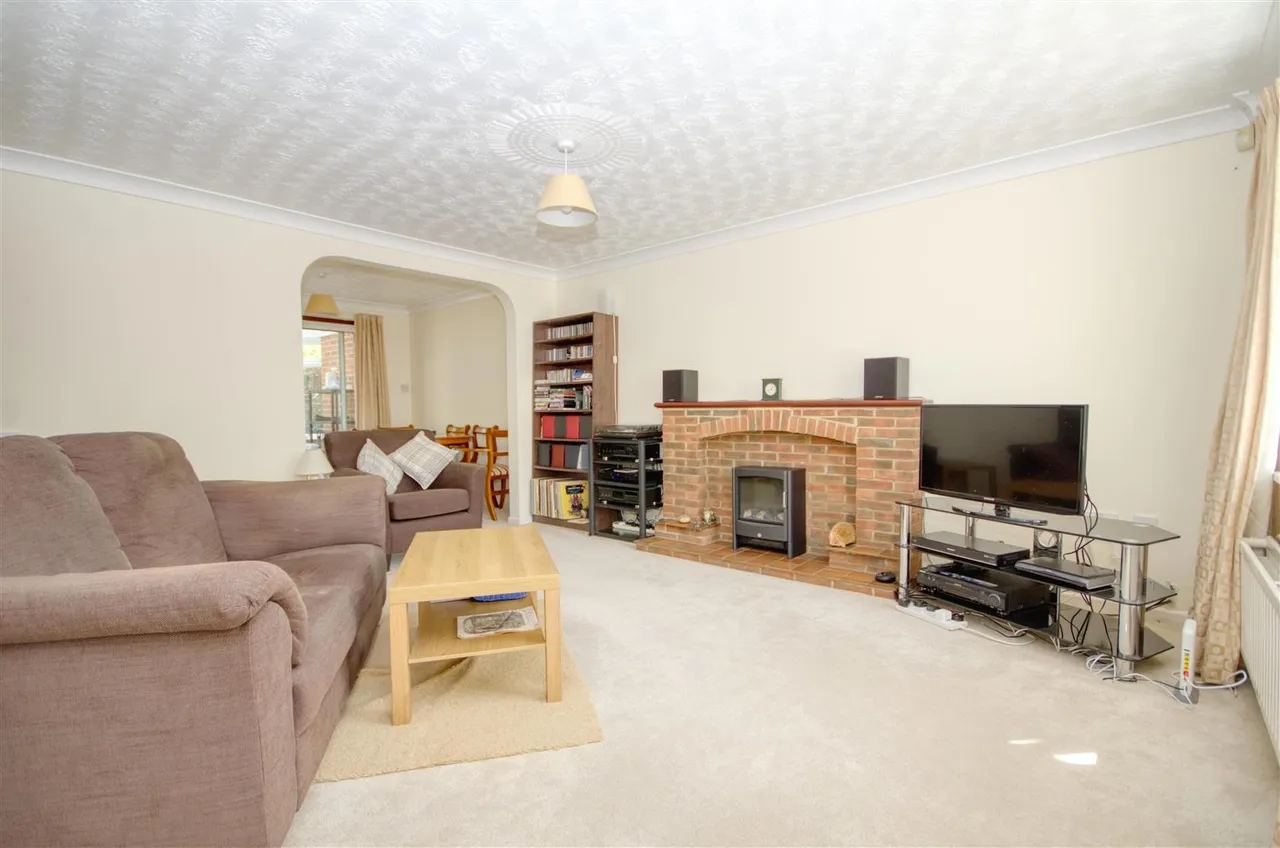 Marlborough Gardens, Southampton, SO30 2UT, photo 3