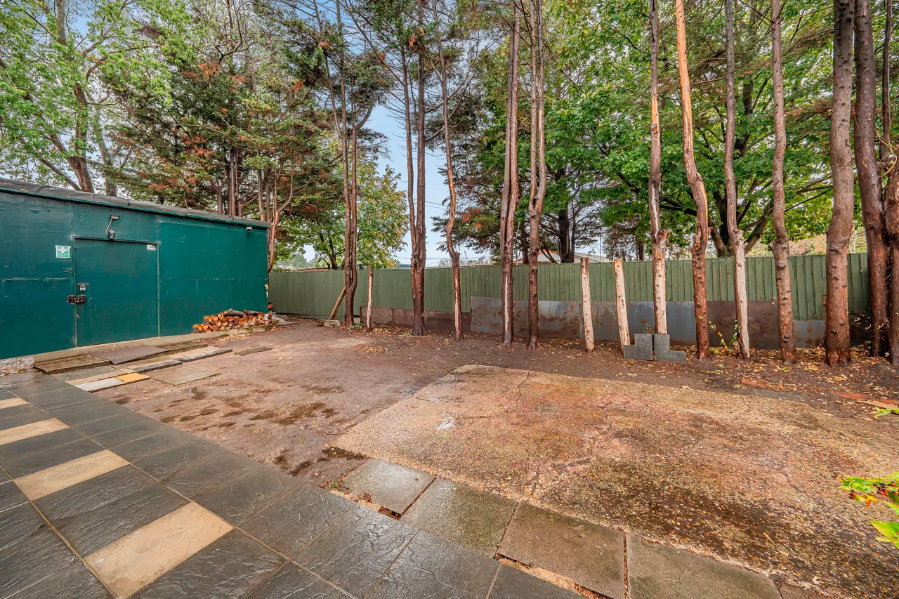 Faggs Road, Feltham, photo 6
