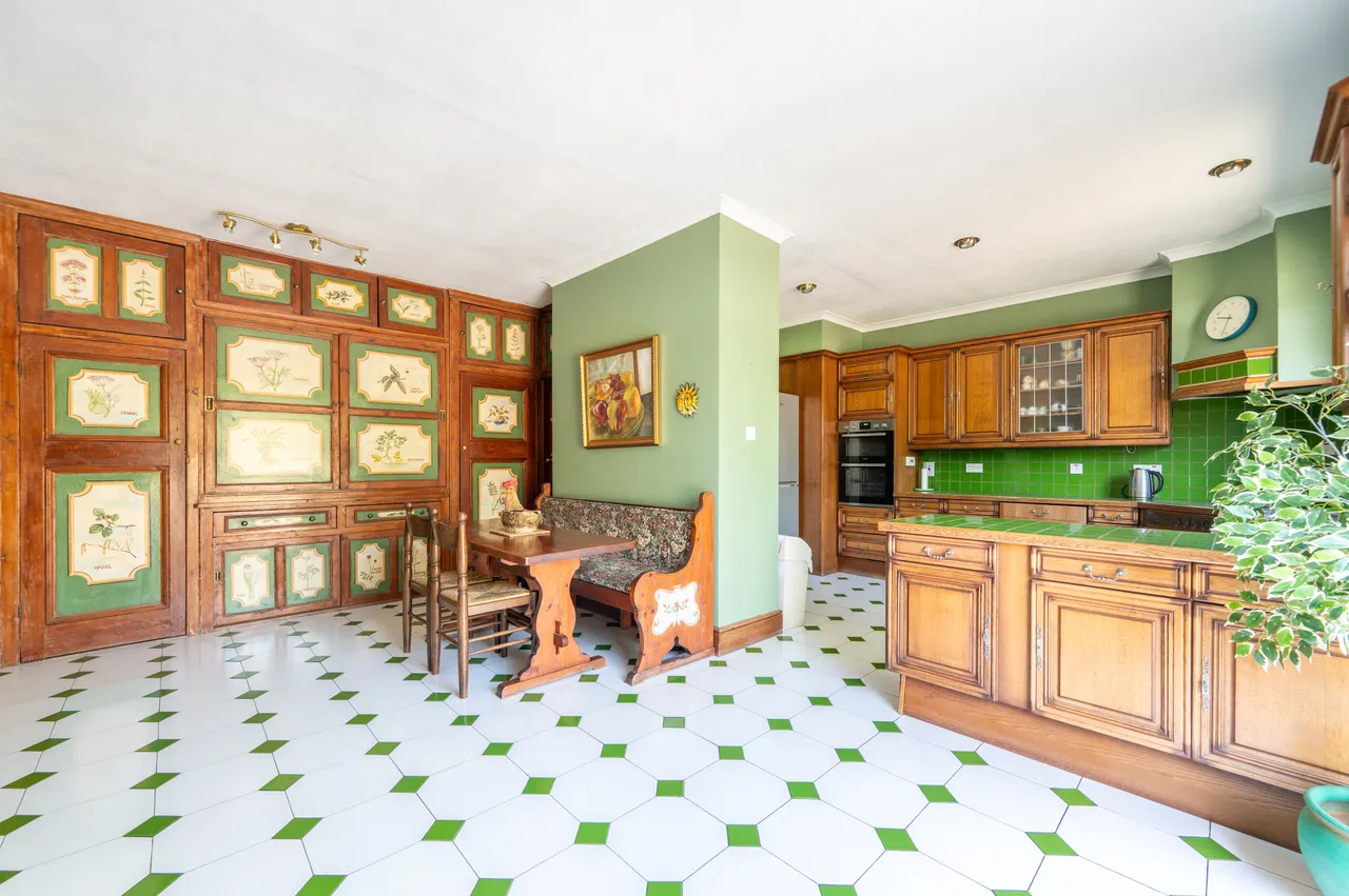 72 Donnington Road, London, photo 8