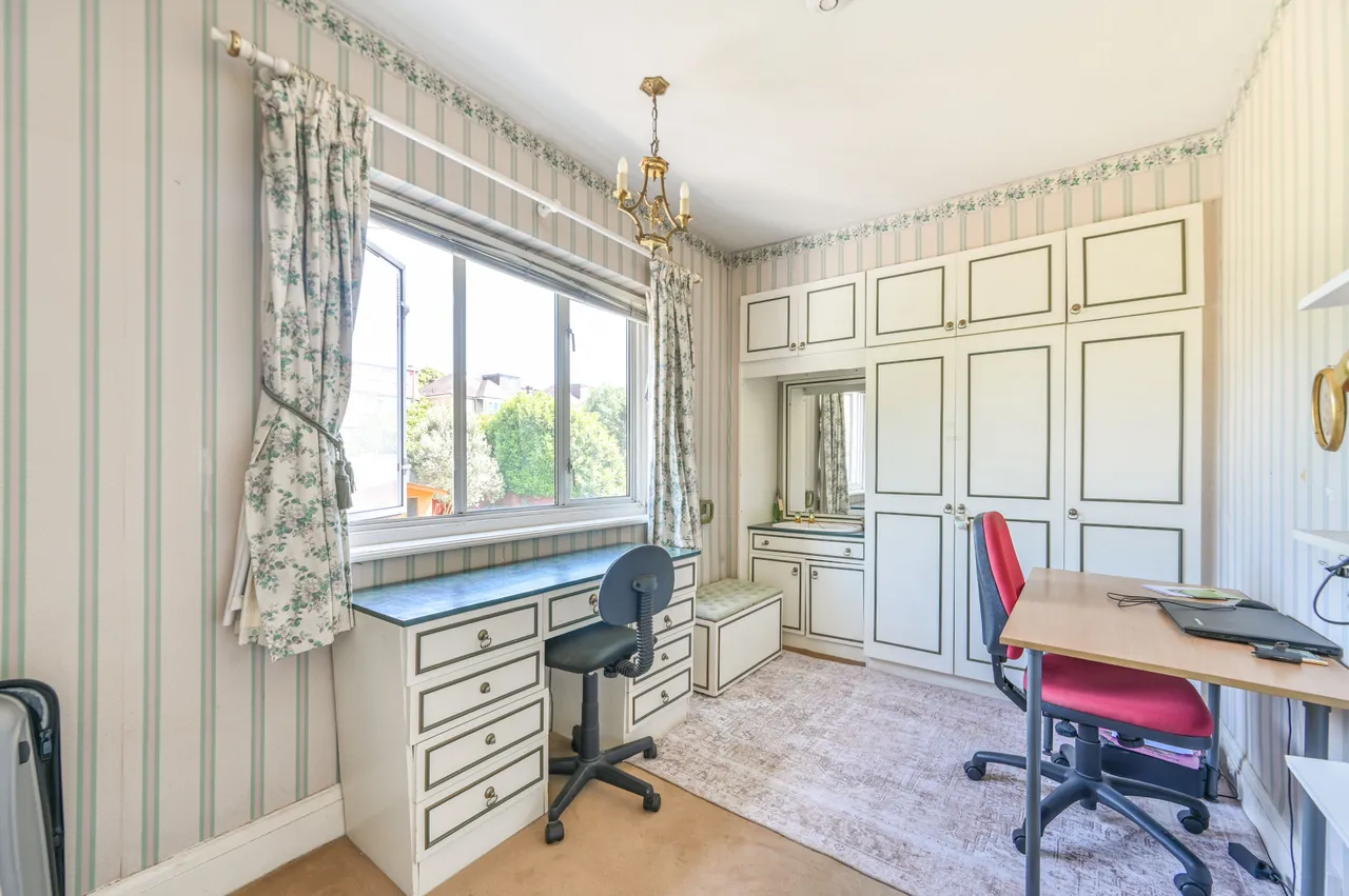 72 Donnington Road, London, photo 4