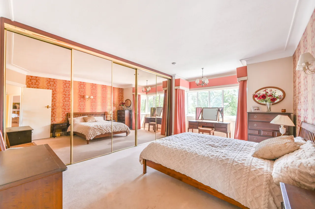 72 Donnington Road, London, photo 3