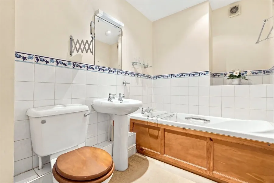 with 2 bedrooms in Saffron Walden, CB11, photo 9