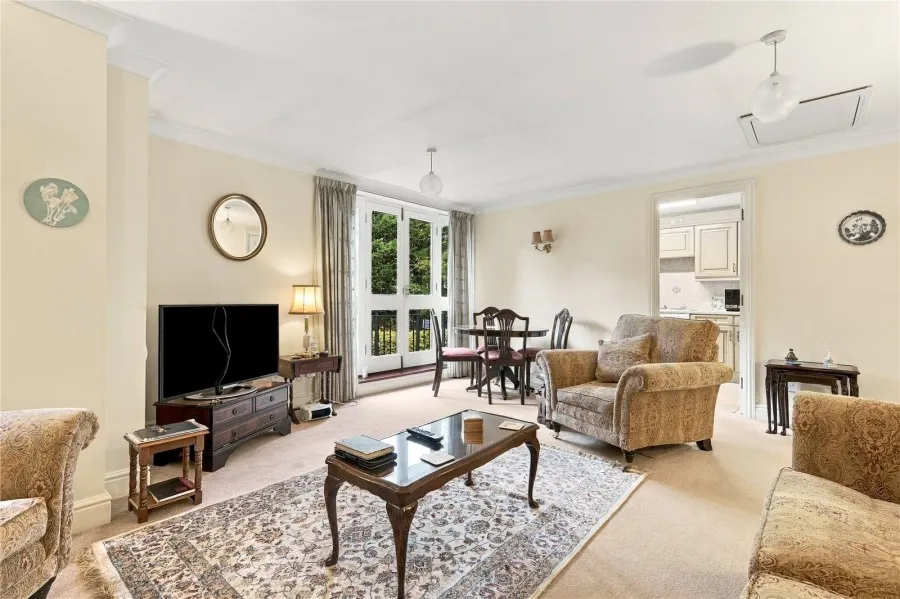 with 2 bedrooms in Saffron Walden, CB11, photo 4