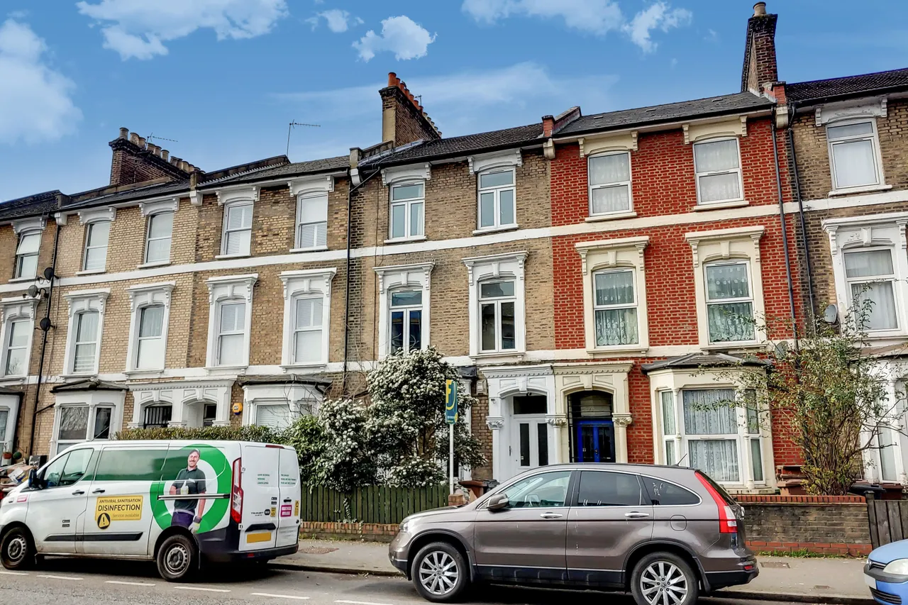 London, N16, photo 2