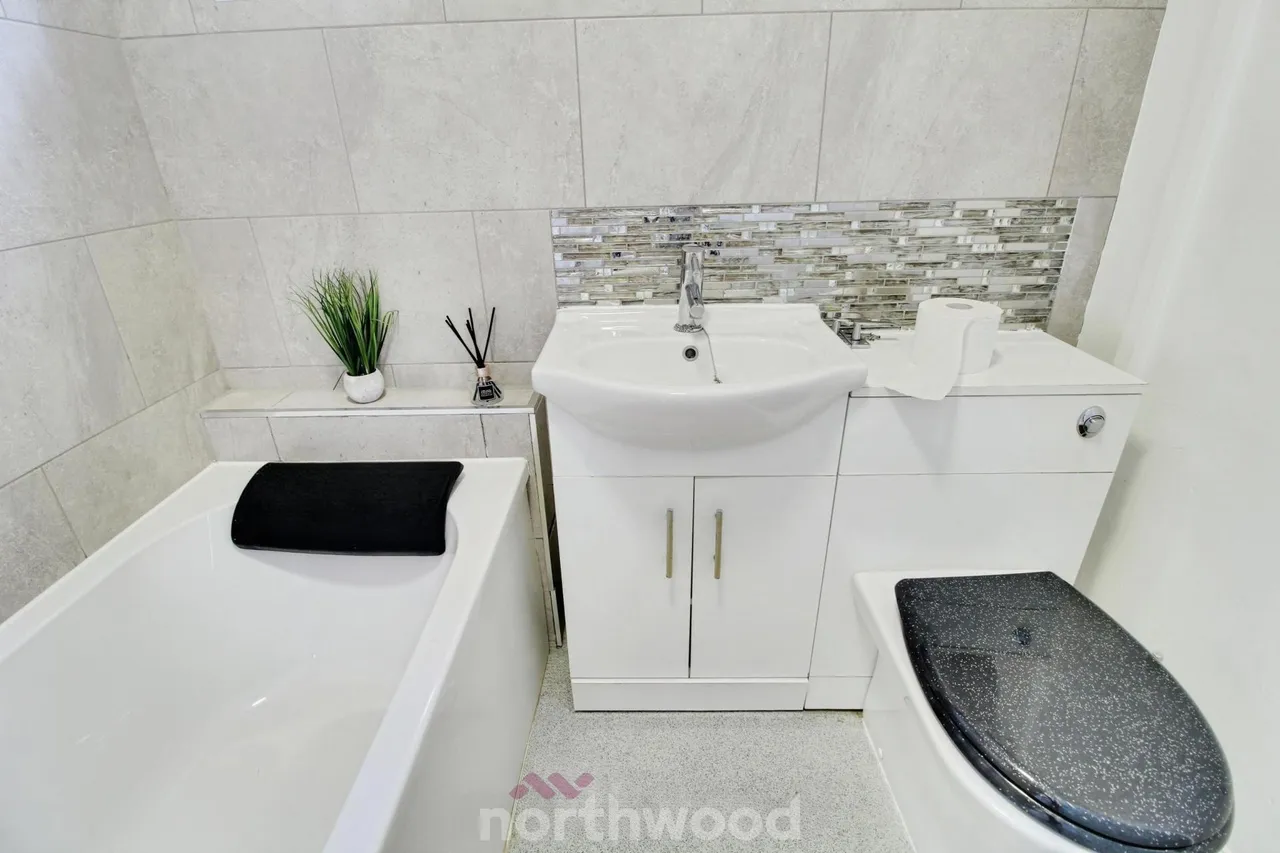 Newbold Terrace, Cusworth, DN5, photo 4
