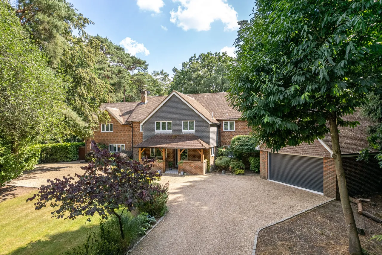 7 bed house for sale — Maple House Pheasant Copse, Fleet, GU51 4LP