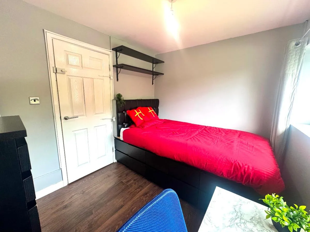 Tenterden Drive, CT2, photo 15