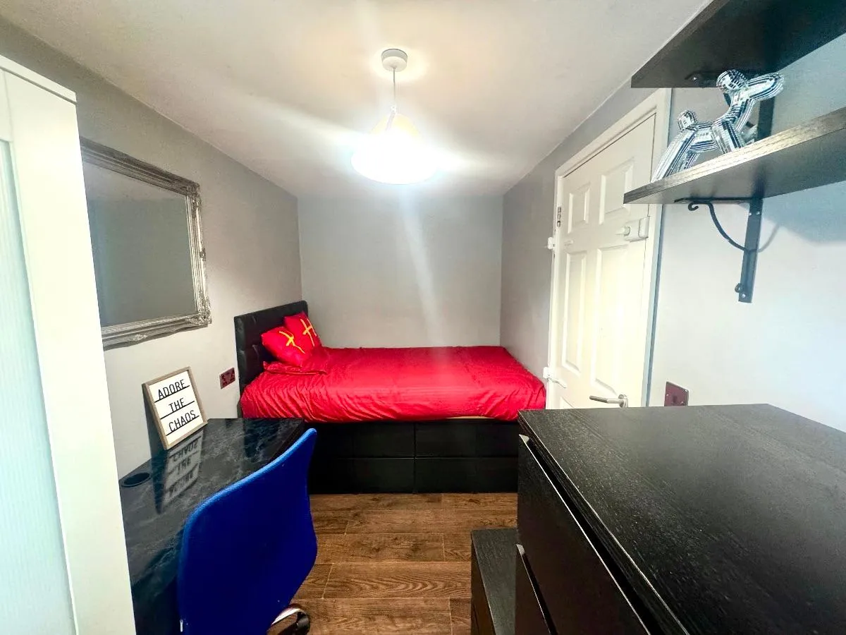 Tenterden Drive, CT2, photo 9