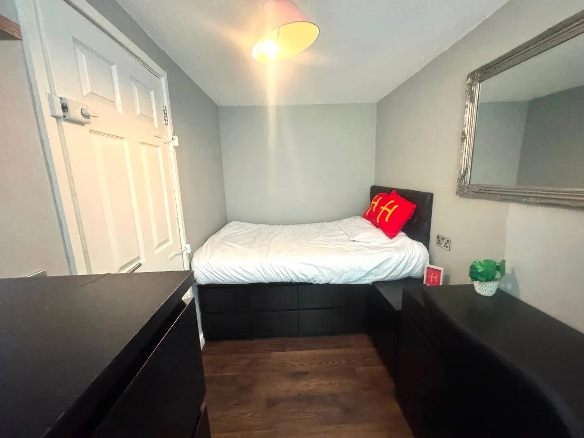 Tenterden Drive, CT2, photo 11