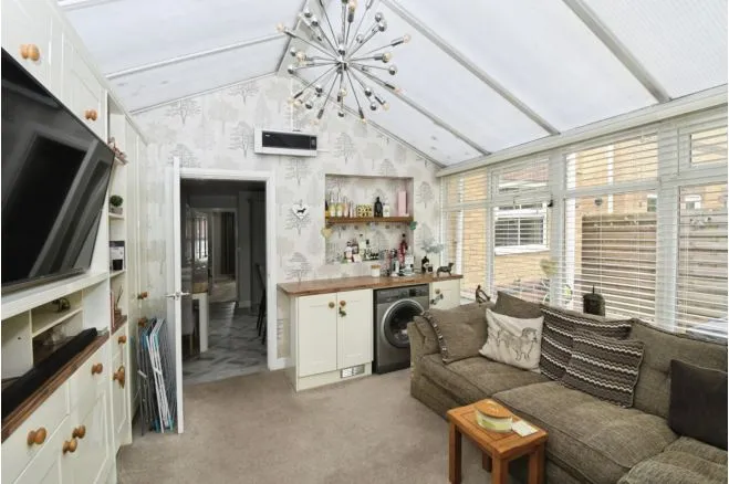 Fox Covert, South Hykeham, Lincoln, photo 7