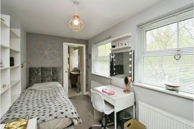 Fox Covert, South Hykeham, Lincoln, photo 11