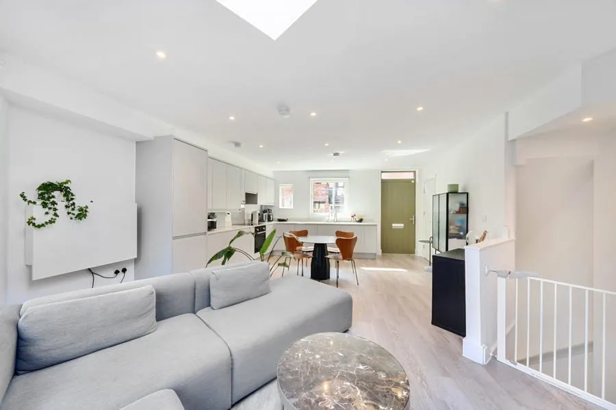 Edgewood Mews, London, N3, photo 5