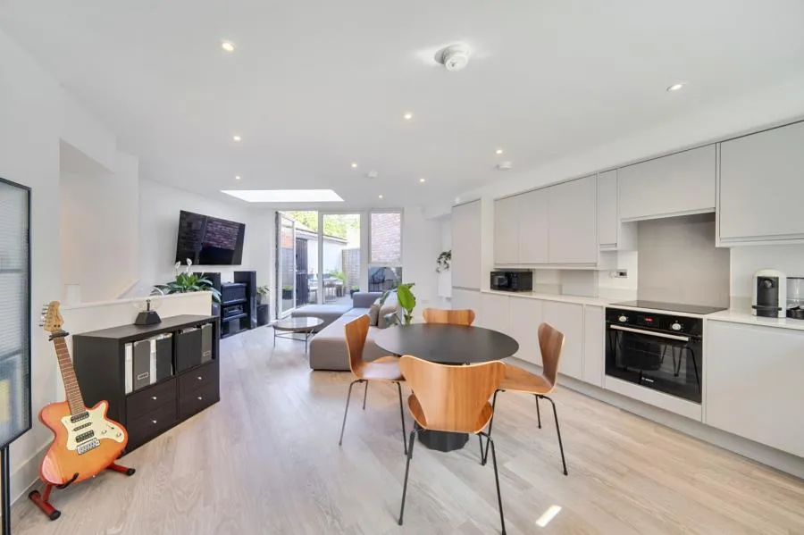 Edgewood Mews, London, N3, photo 3