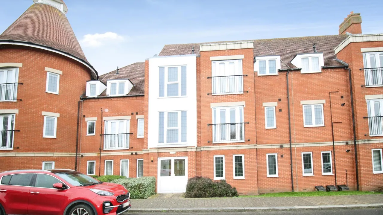 2 bed flat for sale, Peterson Drive, Grimsby, DN36