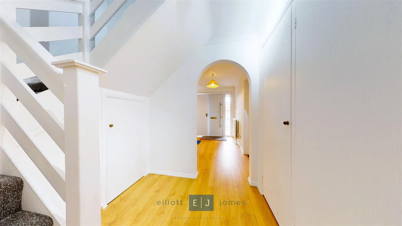 Swiss Cottage Place, Loughton, IG10, photo 6