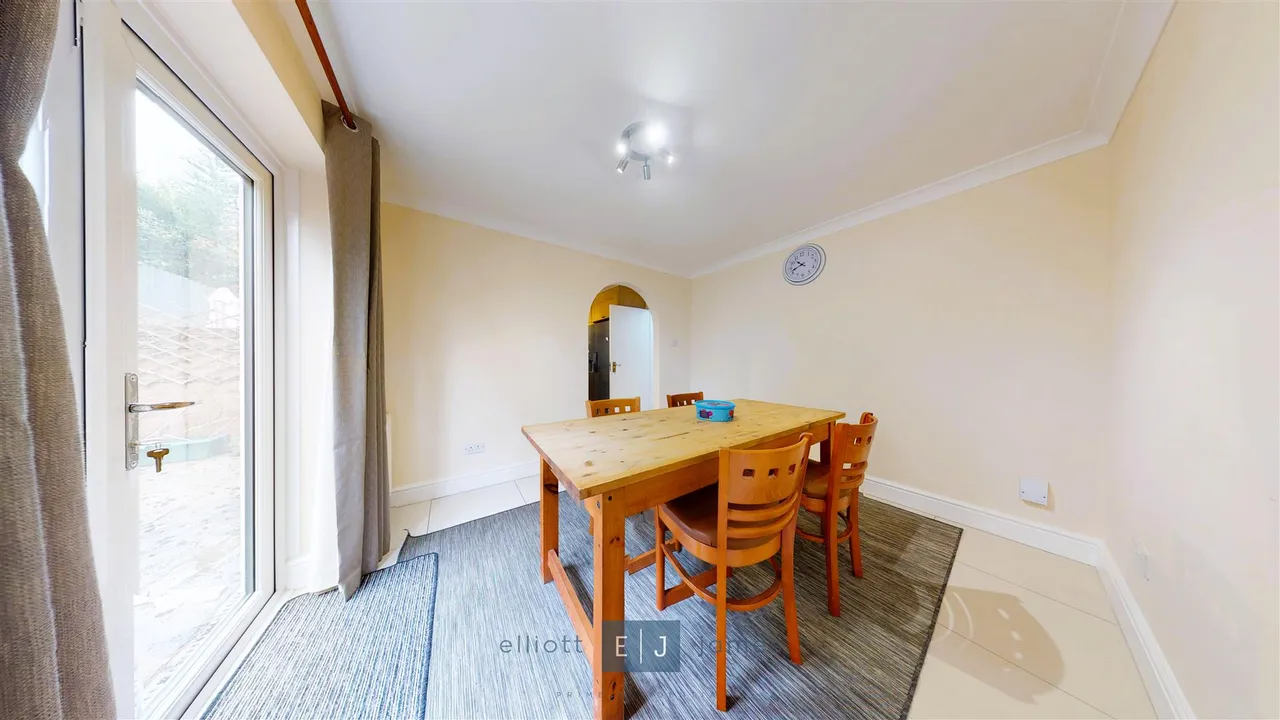 Swiss Cottage Place, Loughton, IG10, photo 9