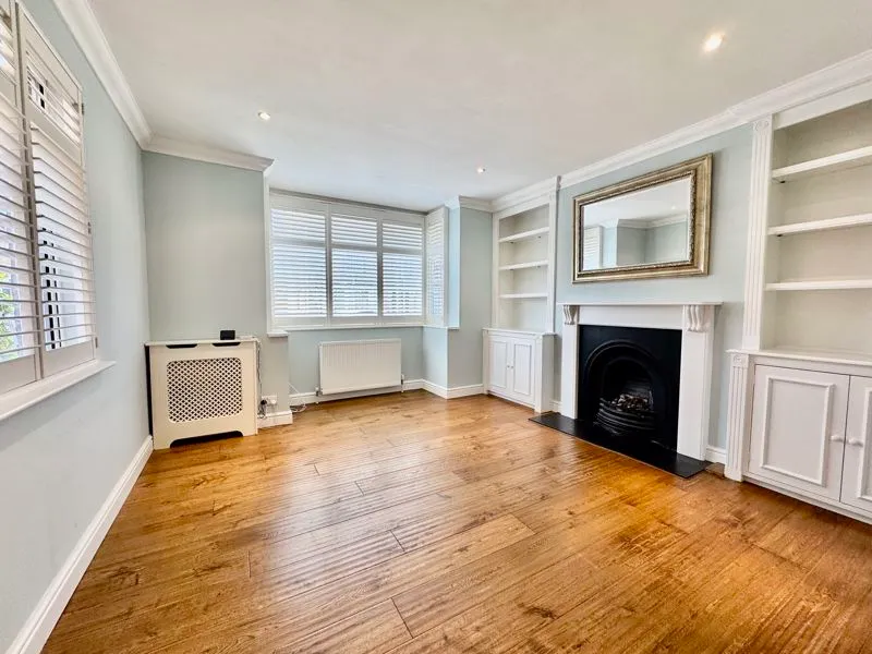 Horseshoe Crescent, Beaconsfield HP9 1LL, photo 4