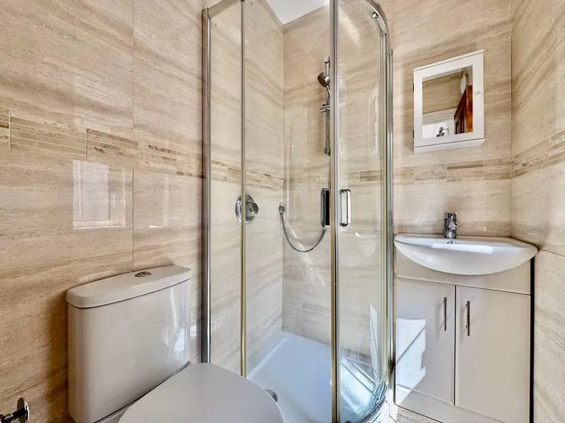 Horseshoe Crescent, Beaconsfield HP9 1LL, photo 10