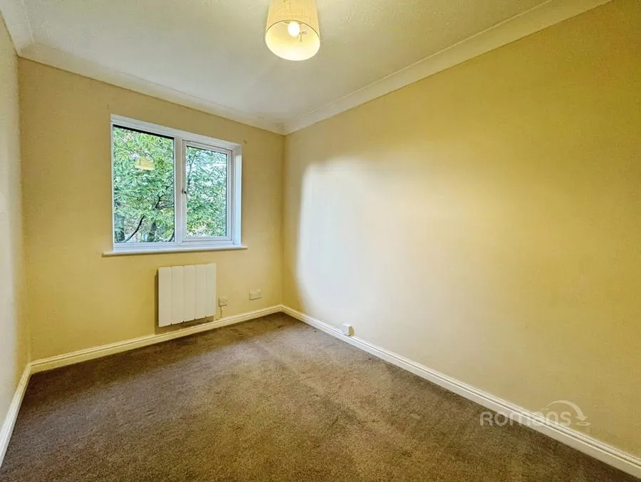 Crowthorne Road, Bracknell, RG12, photo 7