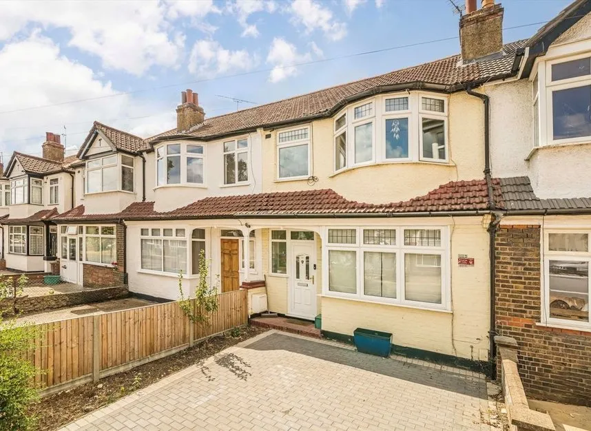 3 bed house for sale — Largewood Avenue, Surbiton, KT6